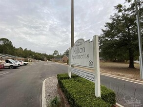 6288 Hamilton Bridge Rd in Milton, FL - Building Photo - Building Photo