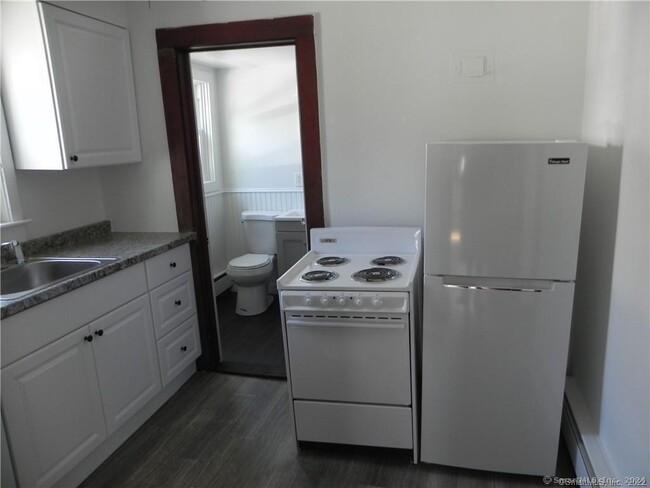 18 Franklin St-Unit -B in Westport, CT - Building Photo - Building Photo