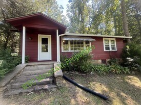 101 Hemphill Rd in Asheville, NC - Building Photo