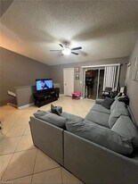 124 Santa Clara Dr, Unit 11 in Naples, FL - Building Photo