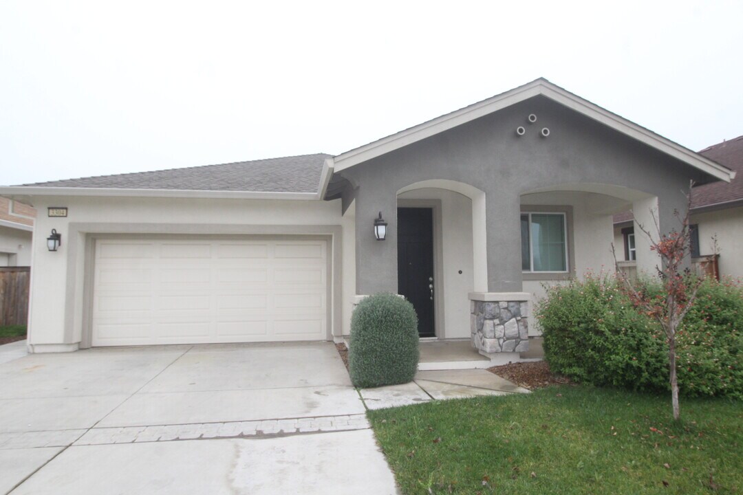 3304 Sloat Run in Chico, CA - Building Photo