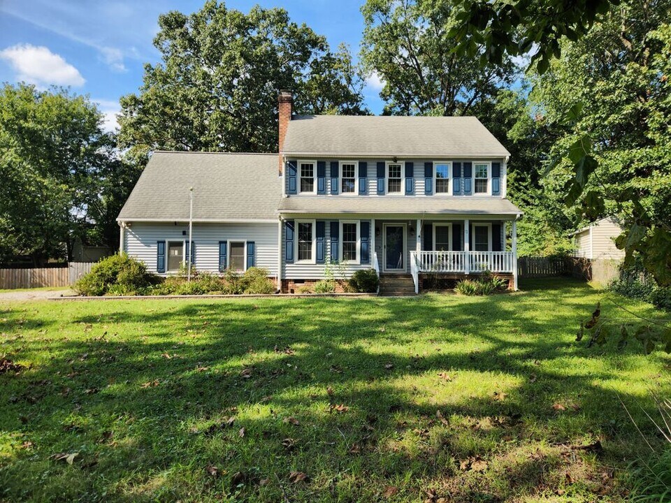 6304 Kennedy Ct in Mechanicsville, VA - Building Photo