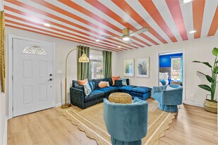 210 42nd St W in Bradenton, FL - Building Photo