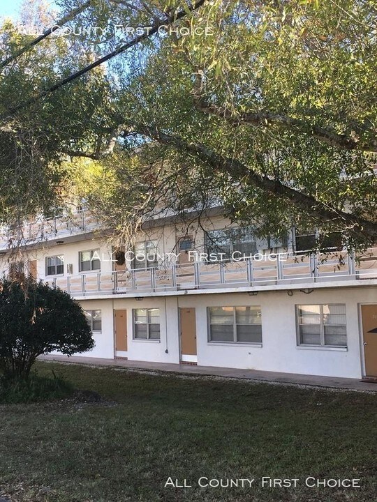 911 Washington Ave SW in Largo, FL - Building Photo