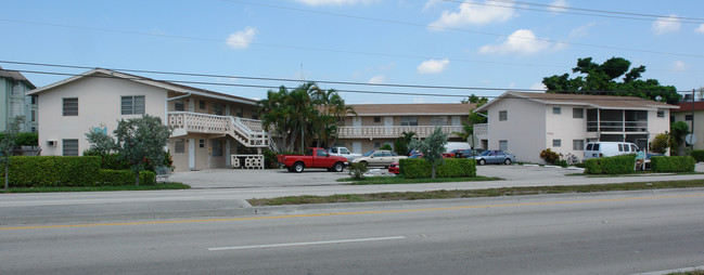 Golfview Apartments in Pompano Beach, FL - Building Photo - Building Photo