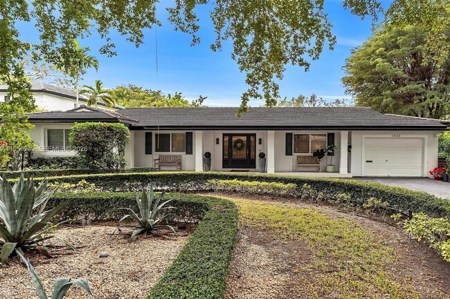 1444 Mendavia Ave in Coral Gables, FL - Building Photo - Building Photo