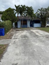 6242 NW 1st St in Margate, FL - Building Photo - Building Photo