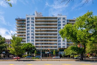 370 Ocean Pky in Brooklyn, NY - Building Photo - Building Photo