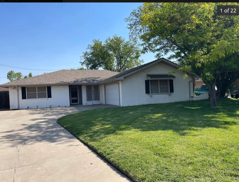 2410 SW 26th Ave in Amarillo, TX - Building Photo