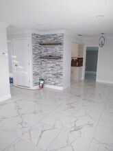 3501 NW 209th Ter in Miami Gardens, FL - Foto de edificio - Building Photo