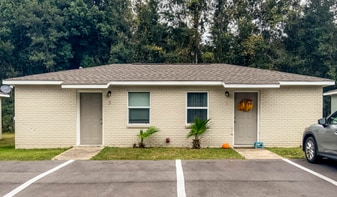 5094 J E L Dr in Long Beach, MS - Building Photo