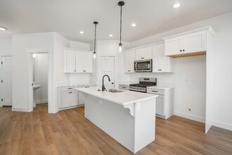 1298 Sage Dr in Lehi, UT - Building Photo - Building Photo