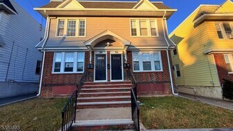 56 Lindsley Pl, Unit 1 in East Orange, NJ - Building Photo