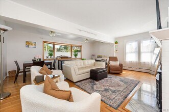 48 Davison Pl, Unit 1st Floor in Rockville Centre, NY - Building Photo - Building Photo