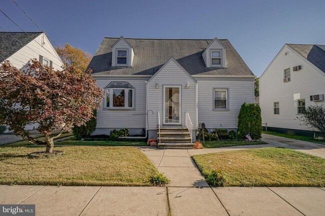 1113 Logan Ave, Unit 2nd floor