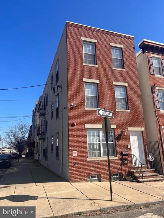 169 W Jefferson St in Philadelphia, PA - Foto de edificio
