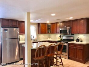 17 Sampson Ave in Seaside Heights, NJ - Building Photo - Building Photo