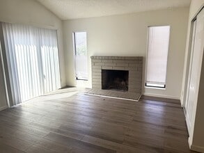 16682 Dolores Ln, Unit 16682 Dolores Lane in Huntington Beach, CA - Building Photo - Building Photo