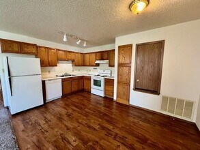 5906 Sara St in Fayetteville, AR - Building Photo - Building Photo
