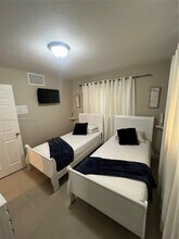 441 NW 7th Terrace in Fort Lauderdale, FL - Building Photo - Building Photo