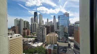 1 E Scott, Unit 2205 in Chicago, IL - Building Photo - Building Photo