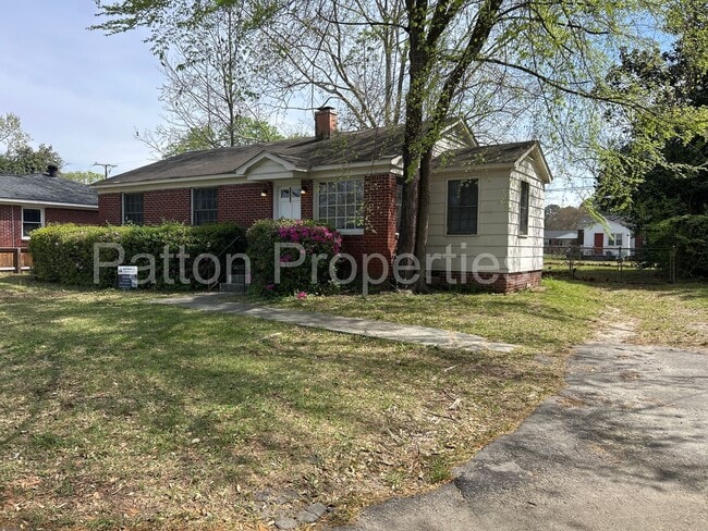 1534 S Kilbourne Rd in Columbia, SC - Building Photo - Building Photo