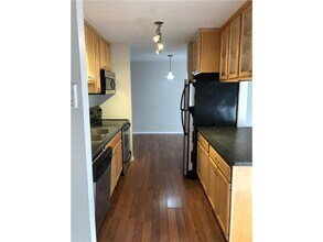 4130 Rahn Rd-Unit -121 in Eagan, MN - Foto de edificio - Building Photo
