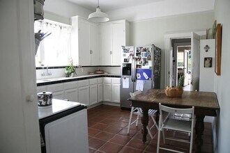 6141 Monterey Rd in Los Angeles, CA - Foto de edificio - Building Photo