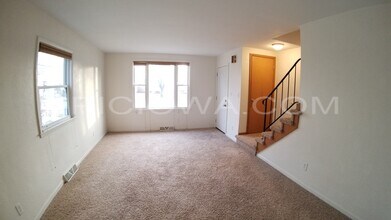 920 F Ave NW-Unit -1 in Cedar Rapids, IA - Building Photo - Building Photo