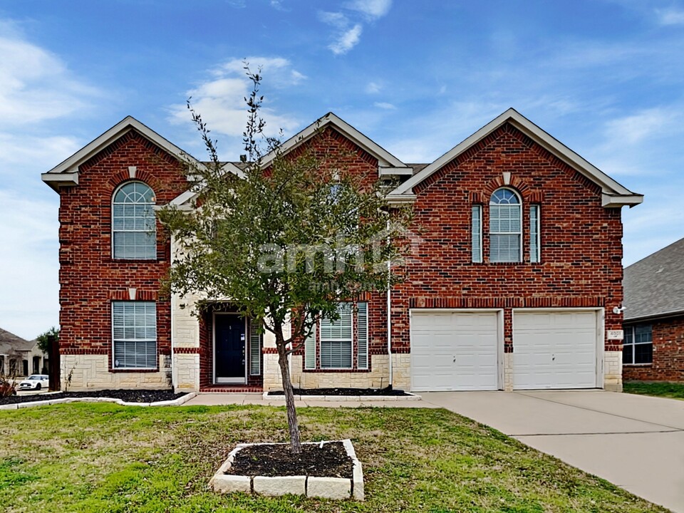 4001 Greenwood Way in Mansfield, TX - Building Photo