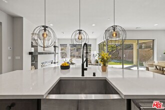 24220 Sterling Ranch Rd in Los Angeles, CA - Building Photo - Building Photo