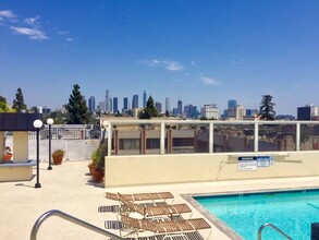 421 S La Fayette Park Pl, Unit 207 in Los Angeles, CA - Building Photo - Building Photo