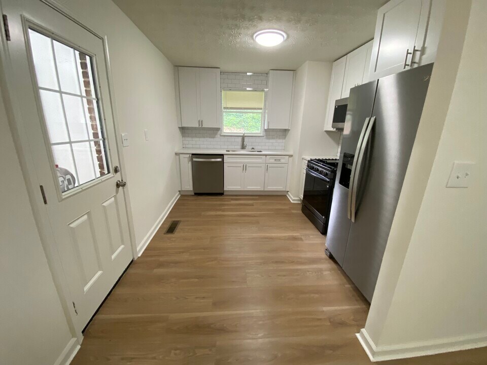 1548 Mary George Ave NW in Atlanta, GA - Building Photo