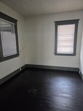 429 W Hanssler Pl in Peoria, IL - Building Photo - Building Photo