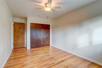 2403 S Lima Way in Aurora, CO - Foto de edificio - Building Photo