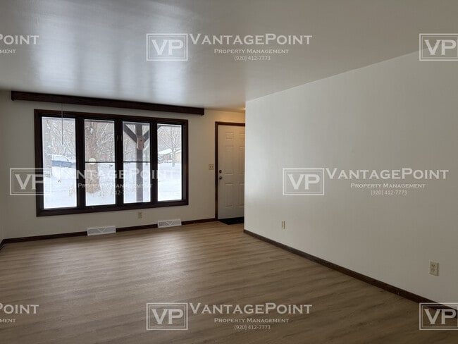 1603 St Robert Dr in Green Bay, WI - Building Photo - Building Photo