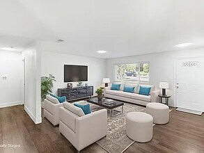 124 Fargo Way in Folsom, CA - Building Photo - Building Photo