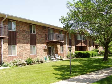 Westlake Cove Apartments in Middleton, WI - Building Photo