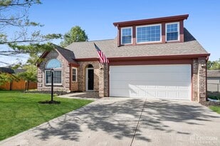 1224 Stradford Ct in Greenwood, IN - Building Photo
