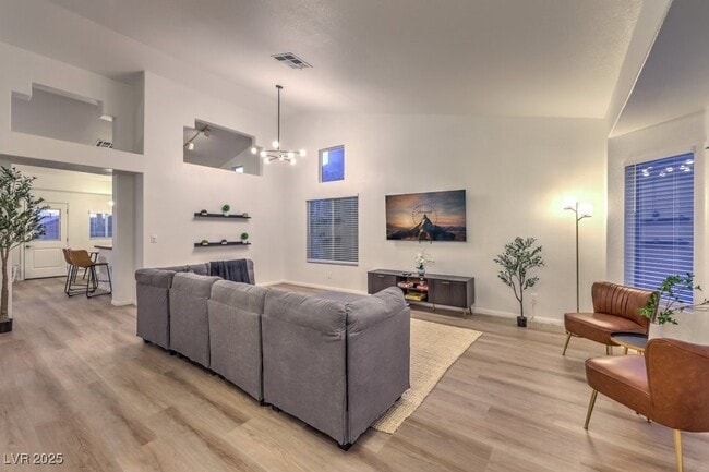 8157 Creek Water Ln in Las Vegas, NV - Building Photo - Building Photo