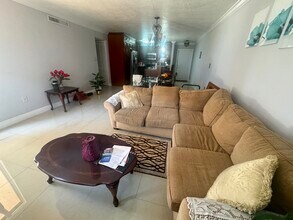8873A Fontainebleau Blvd, Unit A 102 in Miami, FL - Building Photo - Building Photo