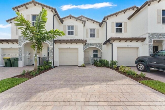 2558 SE 27th Dr in Homestead, FL - Building Photo - Building Photo