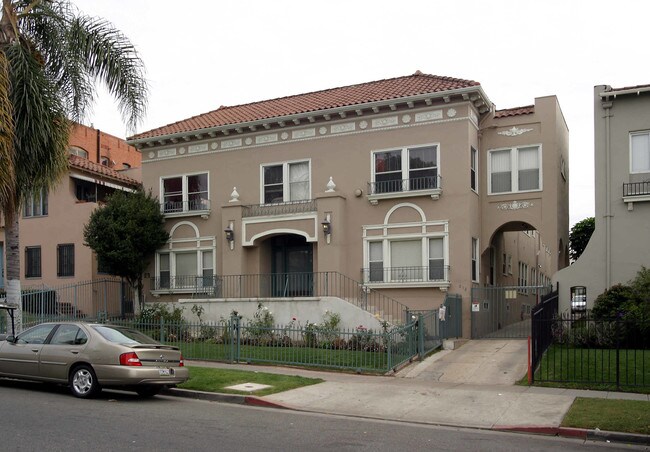 212 S Kenmore Ave in Los Angeles, CA - Foto de edificio - Building Photo