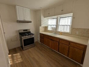 326 N K St in Lompoc, CA - Building Photo - Building Photo