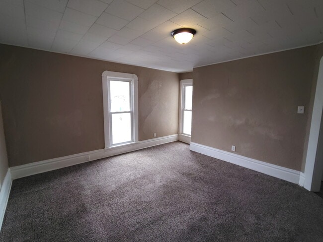 925 W 5th St, Unit 3 in Anderson, IN - Building Photo - Building Photo