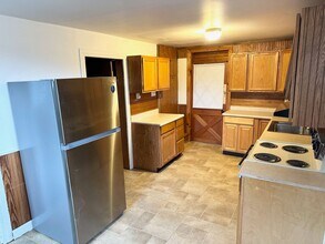 556 Locust St in Hanover, PA - Building Photo - Building Photo