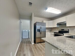 1681 Riverchase Cir NE in Conyers, GA - Foto de edificio - Building Photo