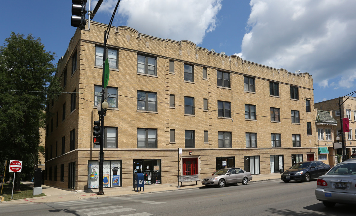 2958 W Montrose Ave in Chicago, IL - Building Photo