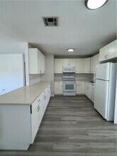 2235 18th Ave SW in Vero Beach, FL - Building Photo - Building Photo