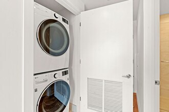 234 W Hill St in Chicago, IL - Foto de edificio - Building Photo